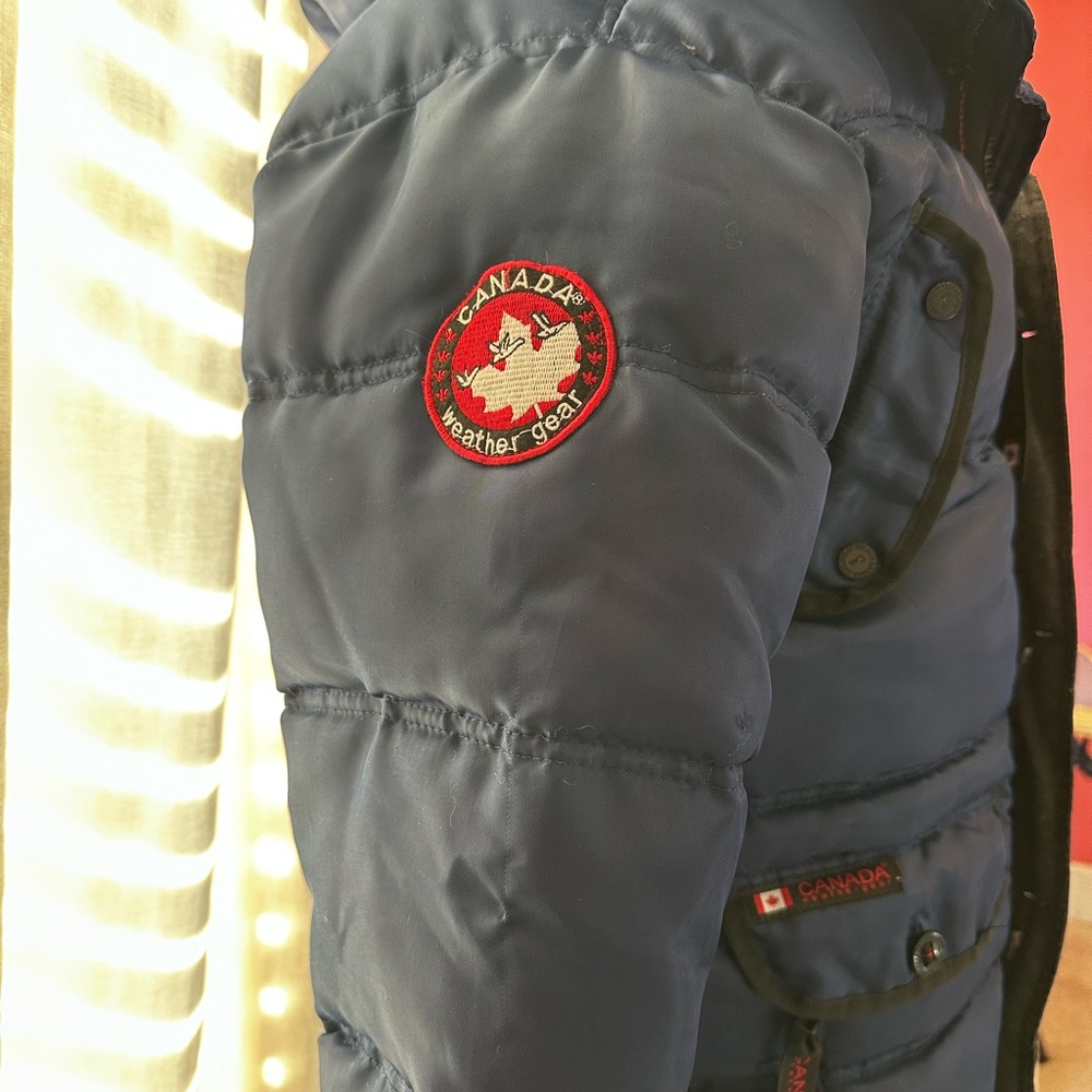 Canada Jacket - Picture 2 of 6